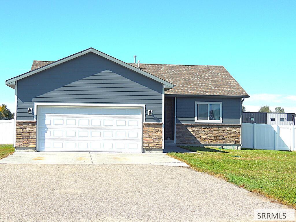 27 N White Pine Lane