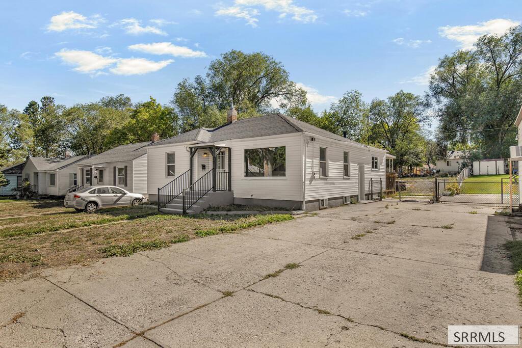 77 Cottonwood Avenue
