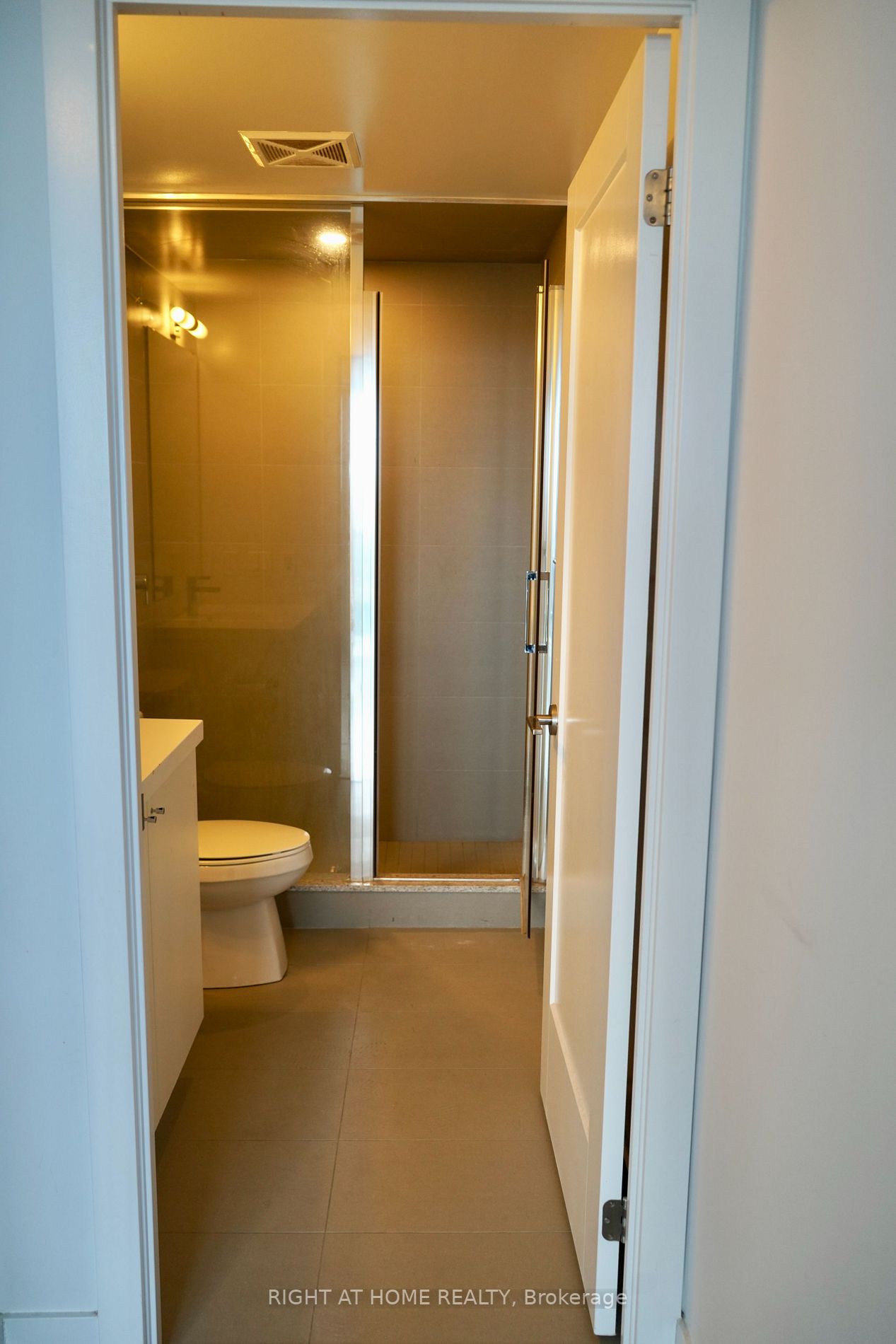 2550 N Simcoe St 1109