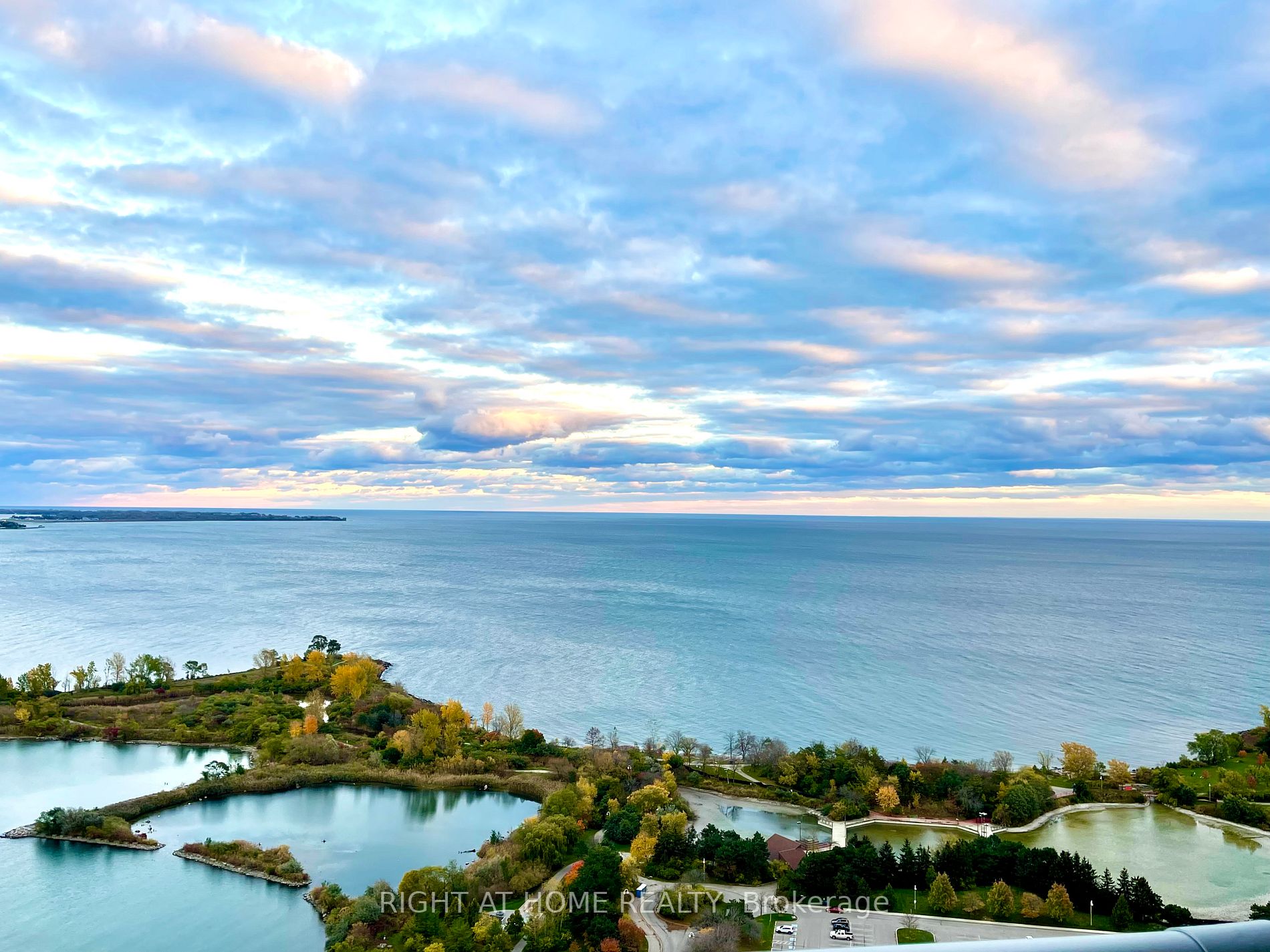 33 Shore Breeze Dr 3409