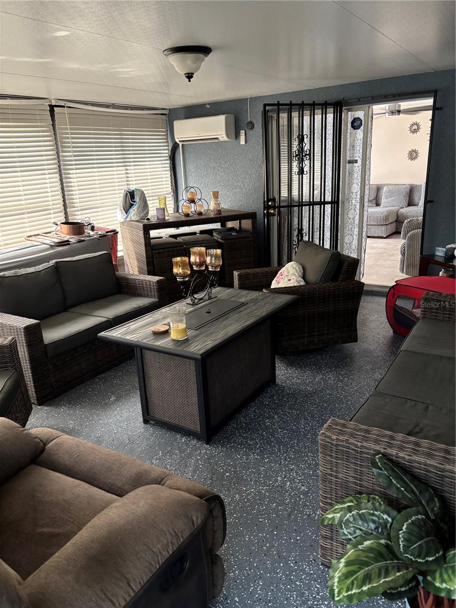 1433 Sarasota Drive