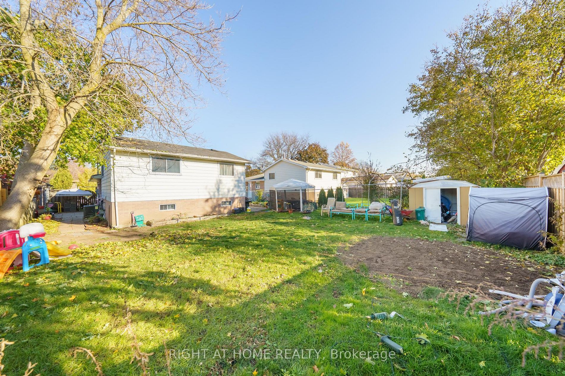 70 Woodlawn Ave