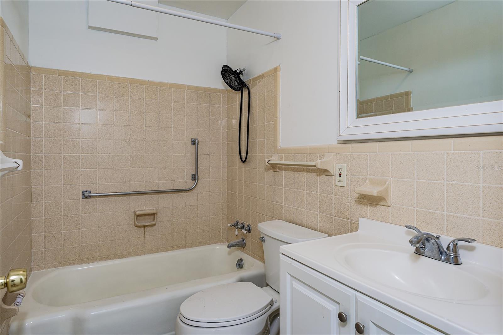 1225 Casabella Drive