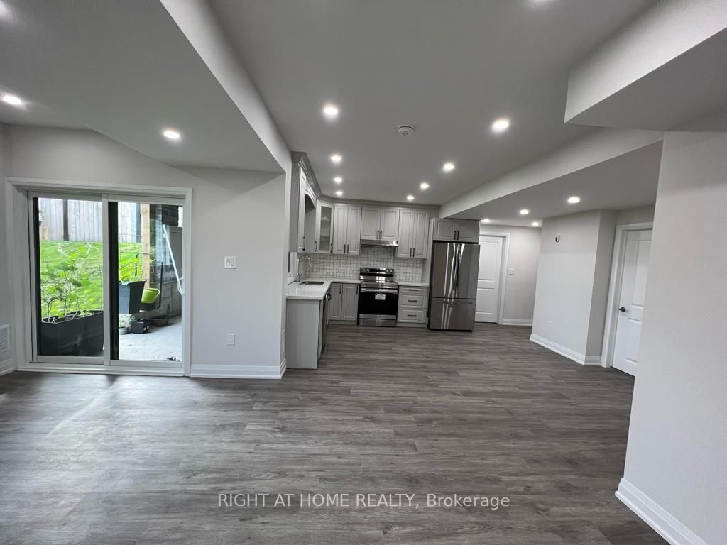 135 Franklin Tr Lower