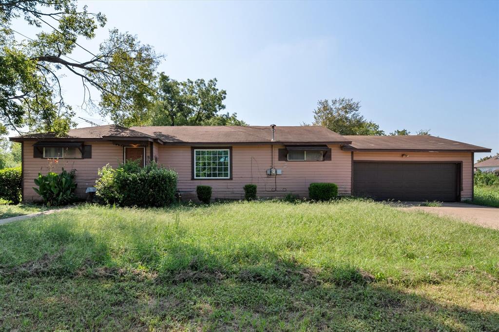 905 G W Jackson Avenue