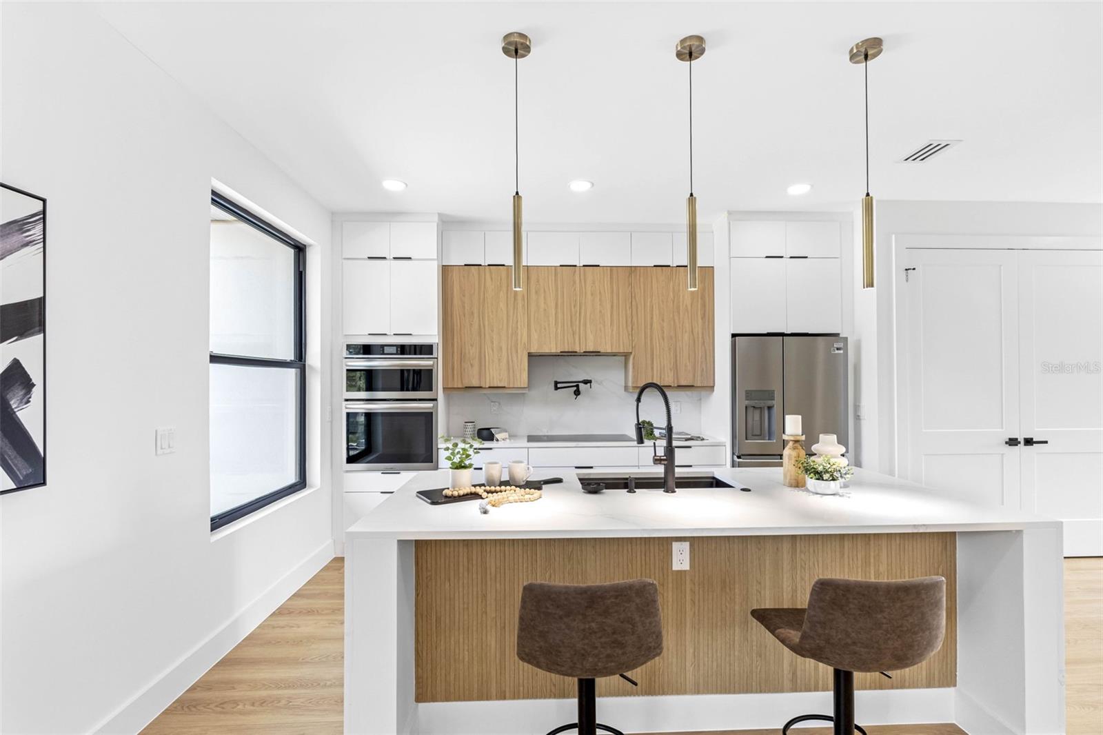 101 W Warren Avenue 2