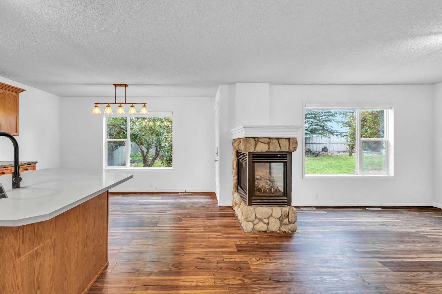 331 Springbank Place SW