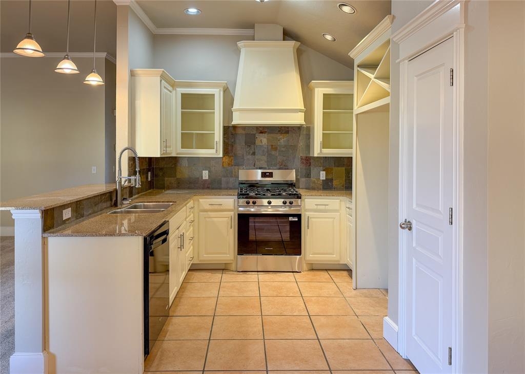 This updated property features new carpet, fresh paint, modern bathroom faucets, and ceiling fans throughout. Comfortable and stylish, it’s a must-see for those seeking a well-maintained rental in a great neighborhood.