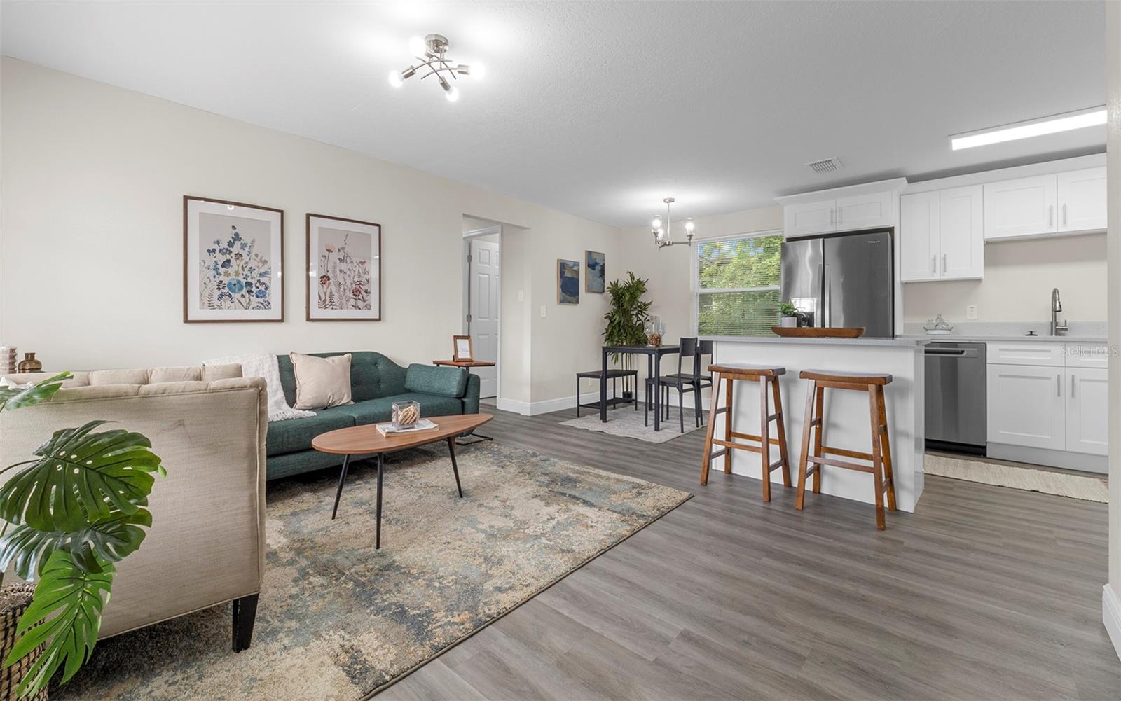 3601 E Giddens Avenue