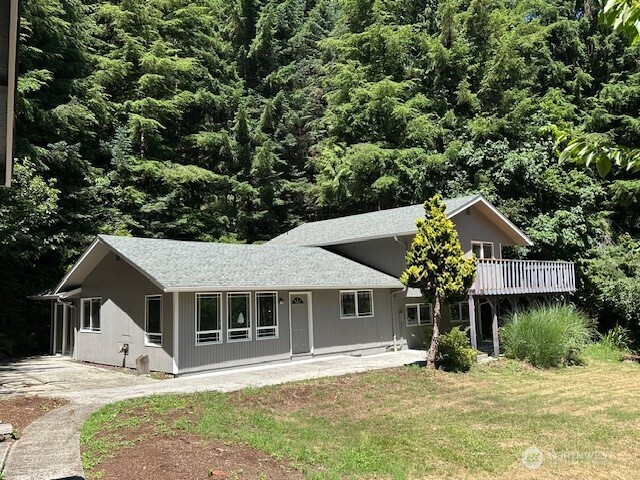 Country living for this 3 bedroom, 2 bath, 1942 sq ft home.  Detached 960 sq ft garage.  New roof,  new electrical meter and exterior paint. Situated on 1.3 acres.  Buyer to verify all to their satisfaction.  This property qualifies for Freddie Mac First Look Initiative thru 8/9/25.