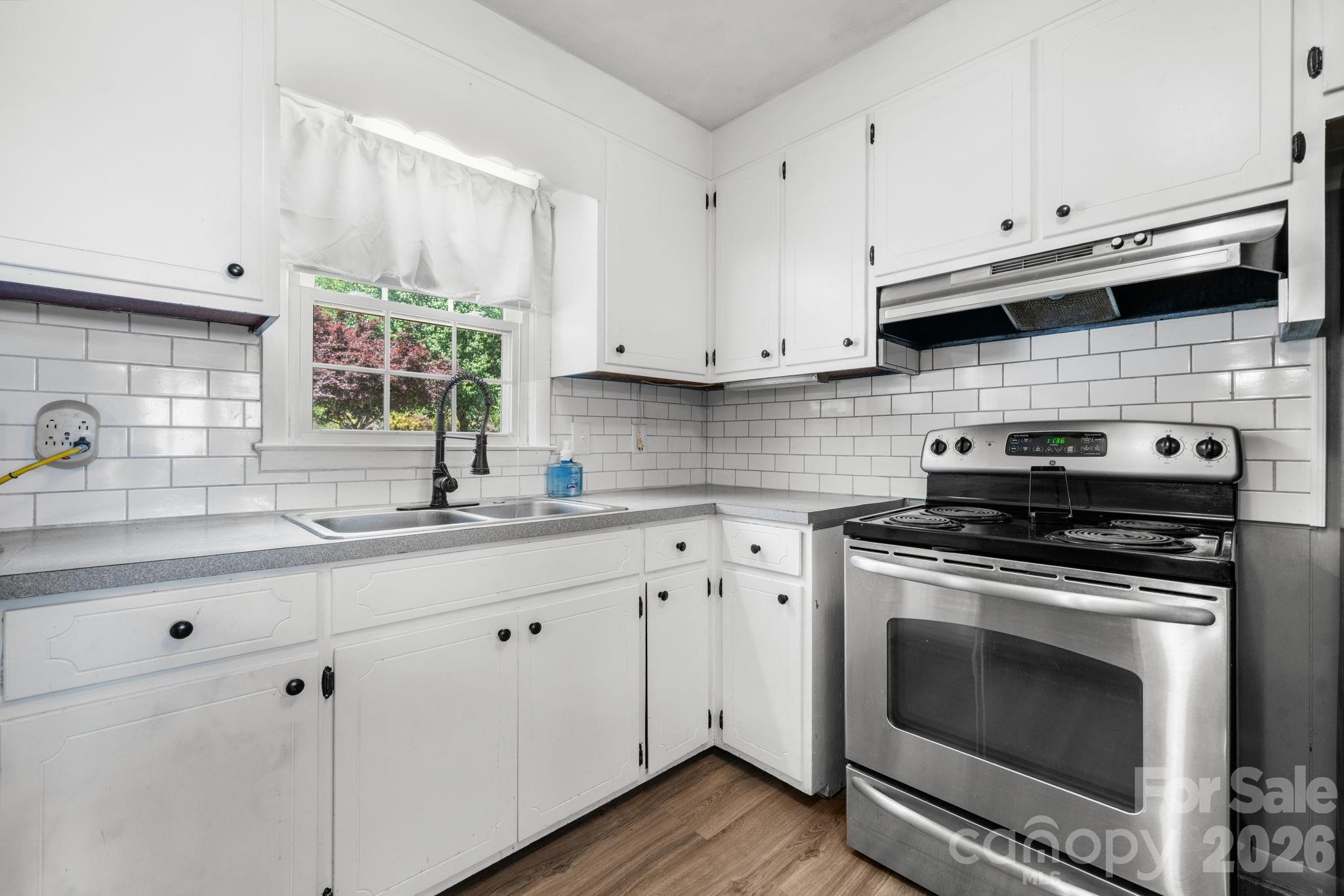 1109 Windsong Circle