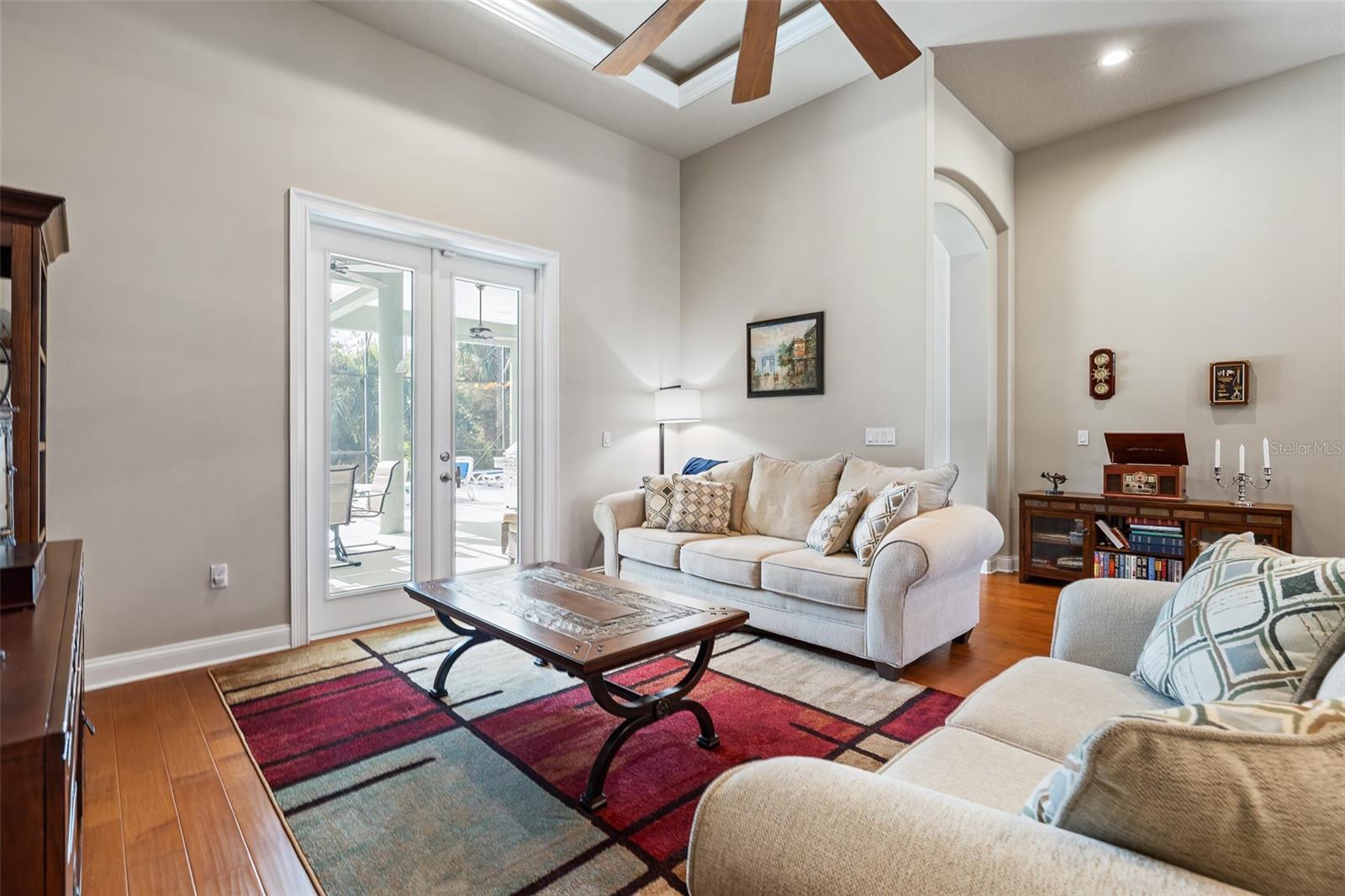 2 Humming Bird Circle