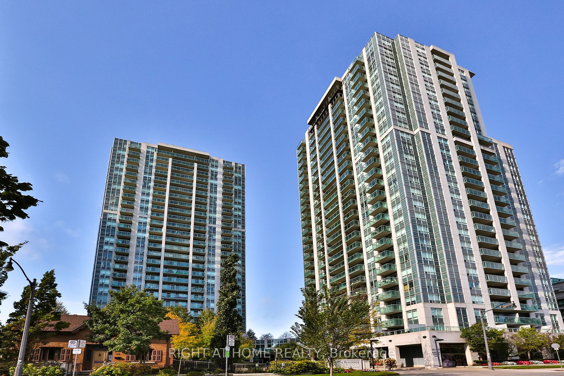 16 Harrison Garden Blvd 1112