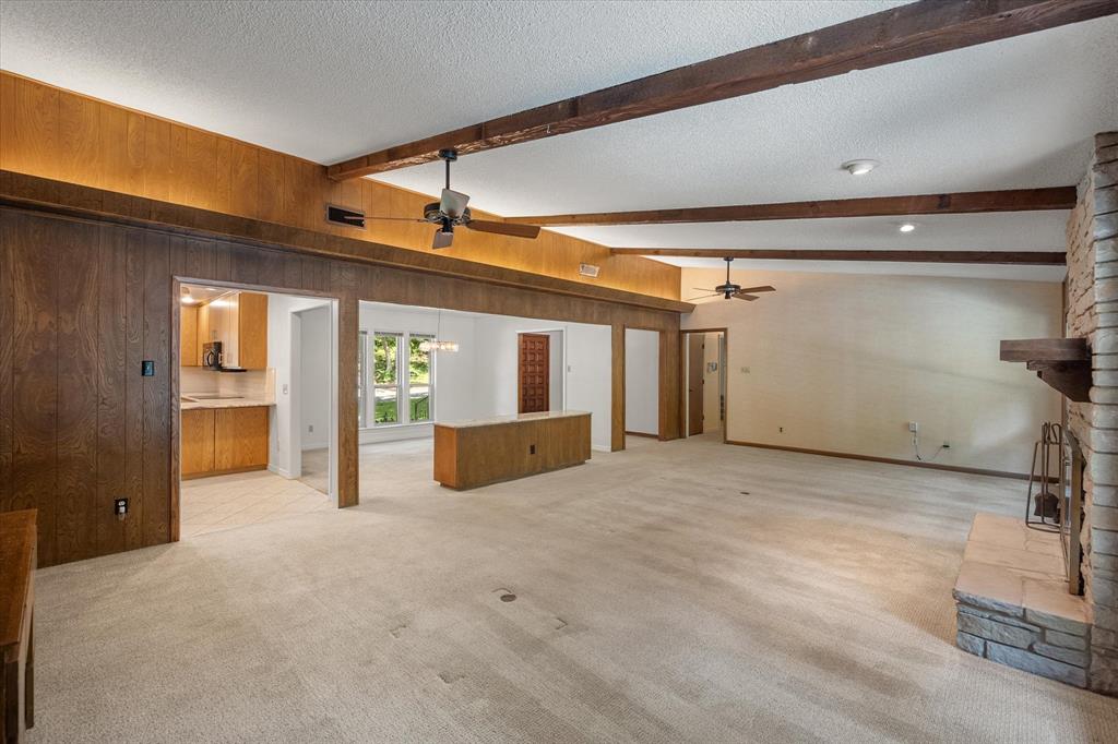 2216 Shadywood Court