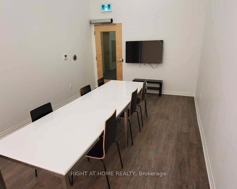 1900 N Simcoe St 508