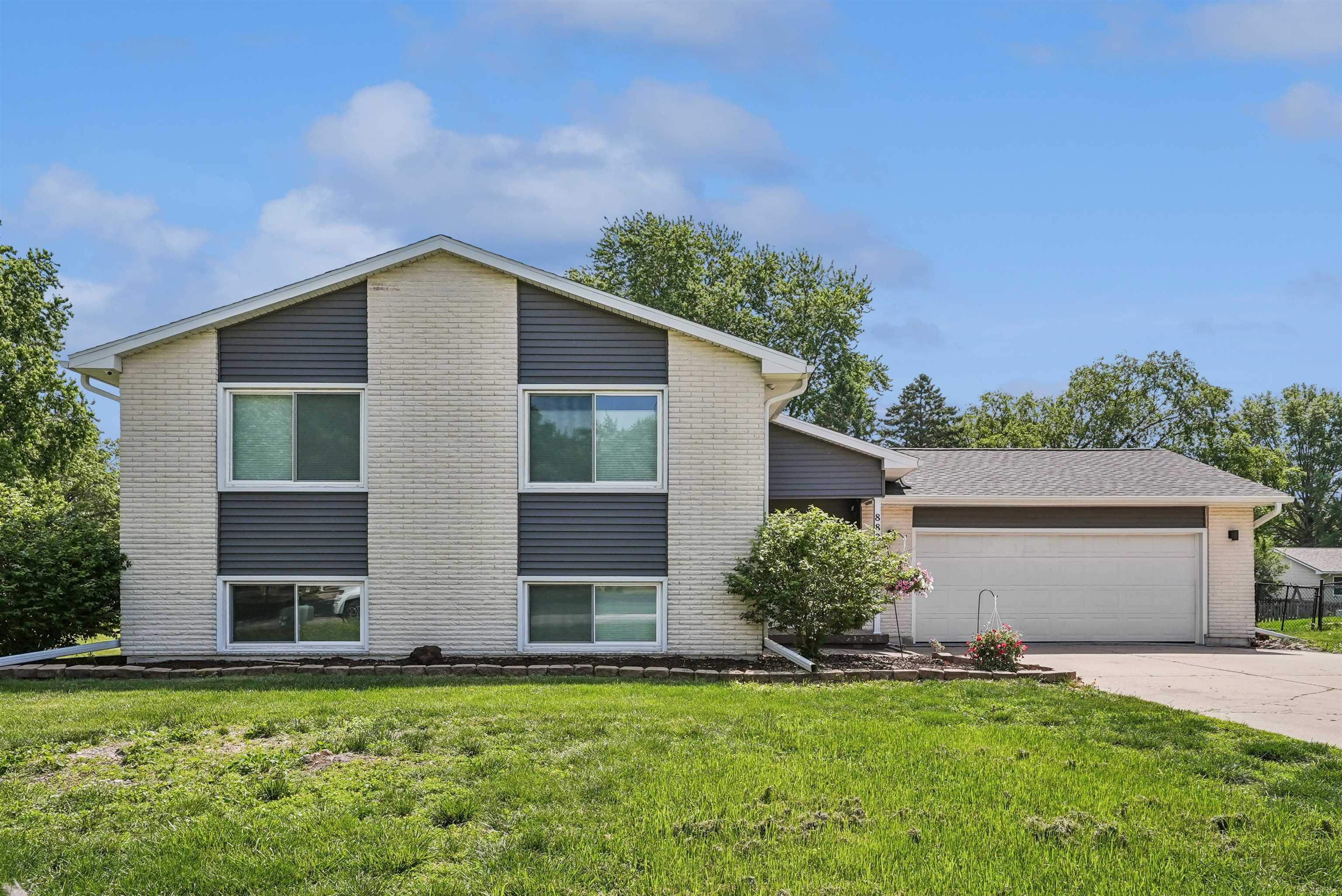 883 Lynkaylee Drive