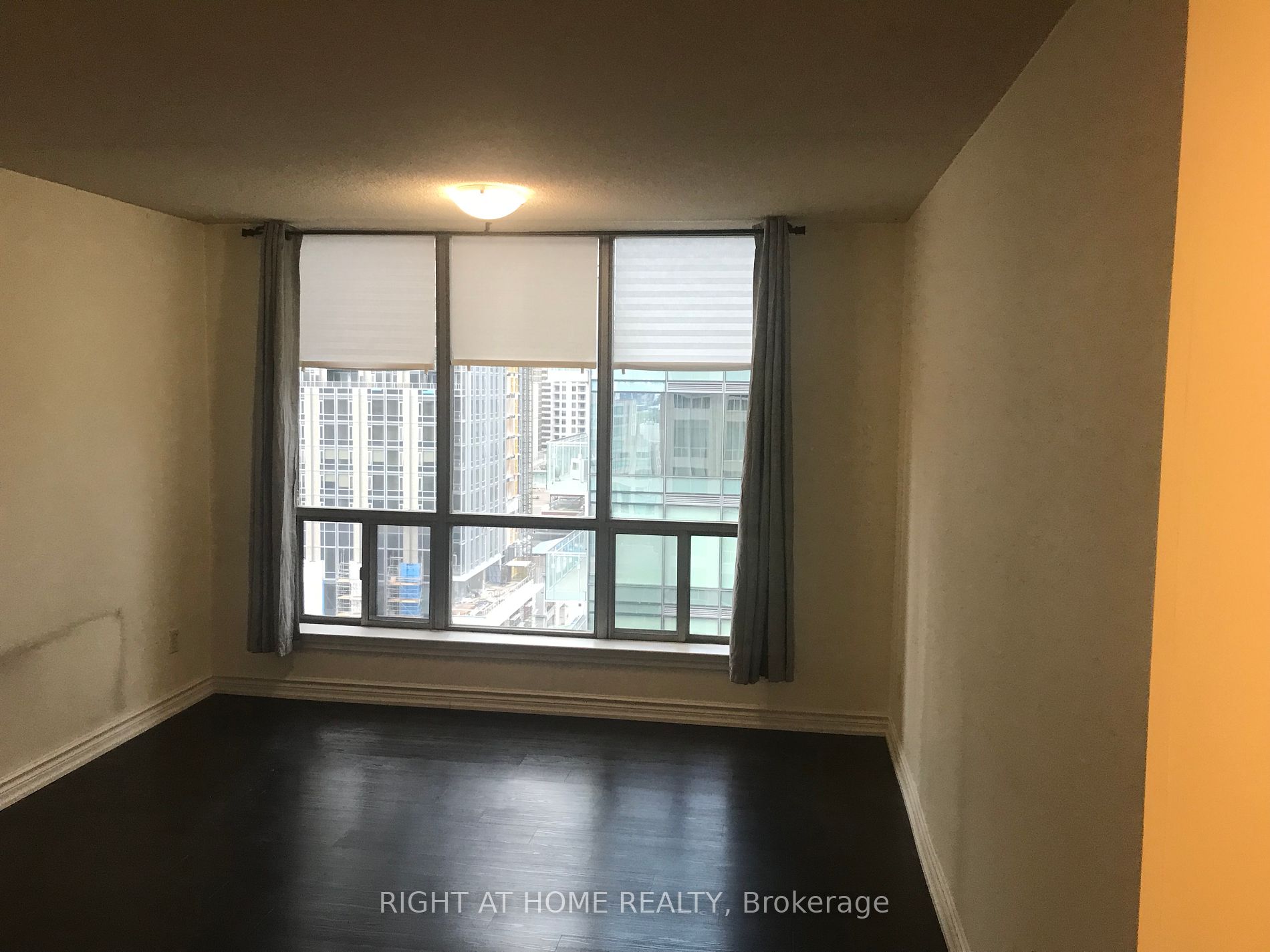 40 Scollard St 1607