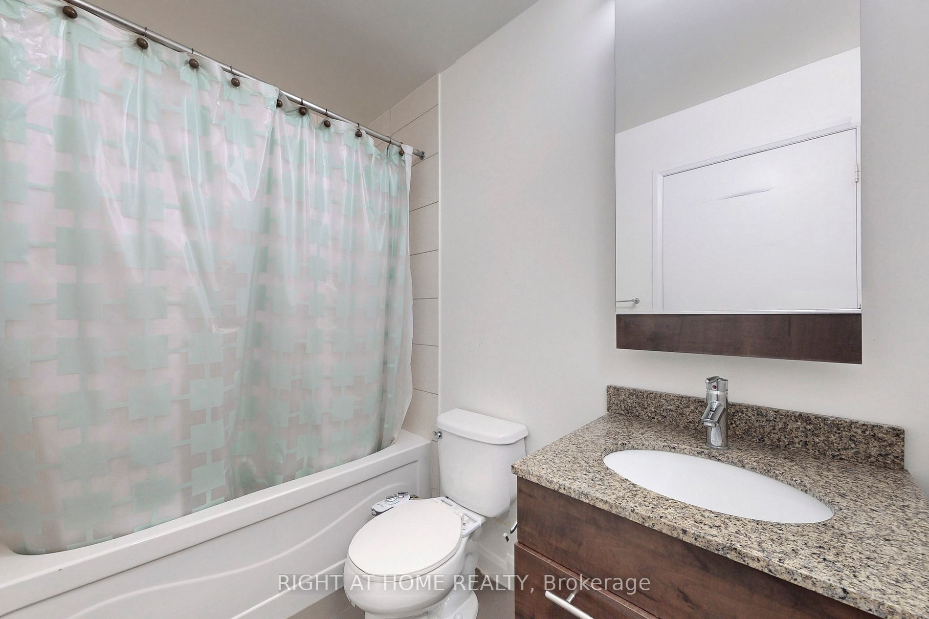 500 Sherbourne St 2402