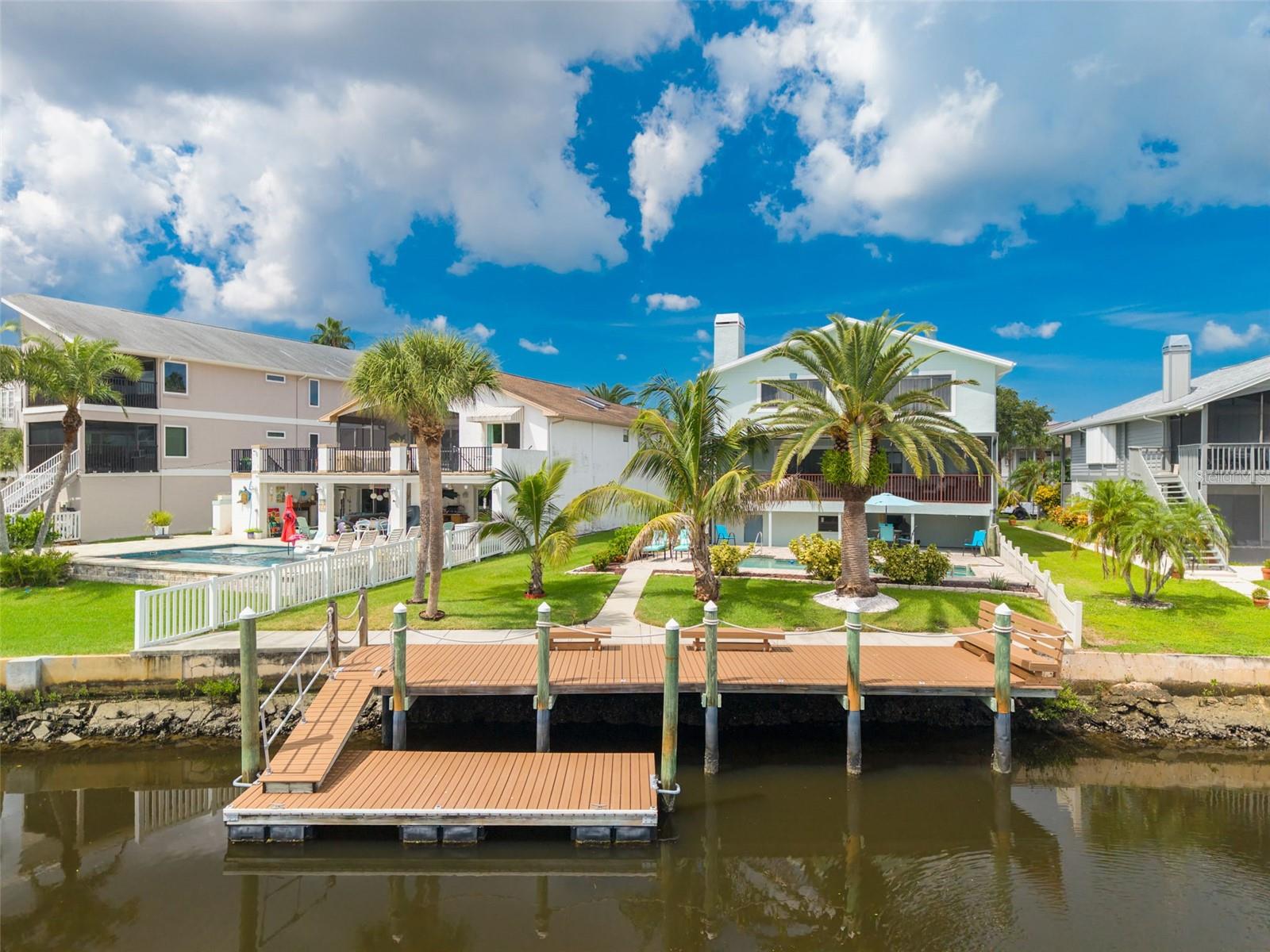 6206 Bayside Drive