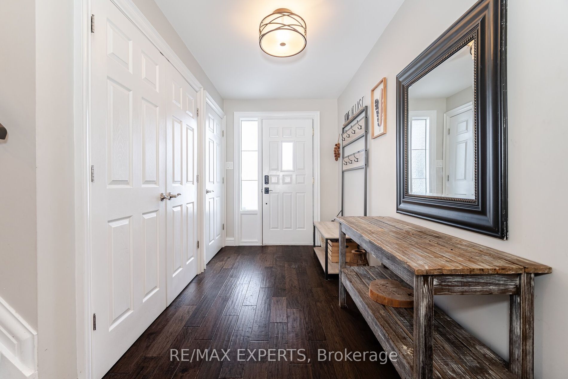 92 Ambleside Dr