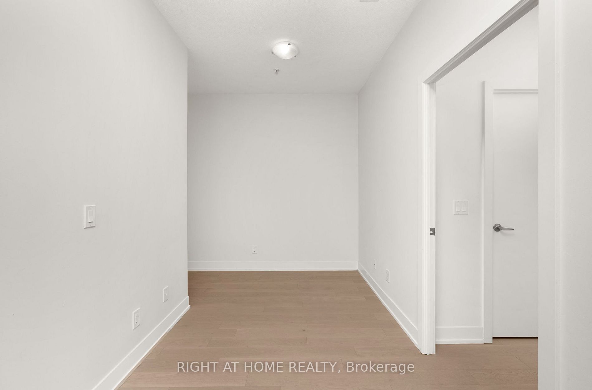 7 Kenaston Gdns 901