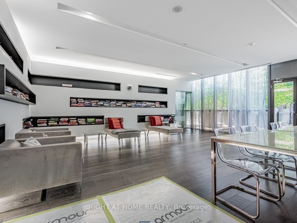 110 E Charles St 1508