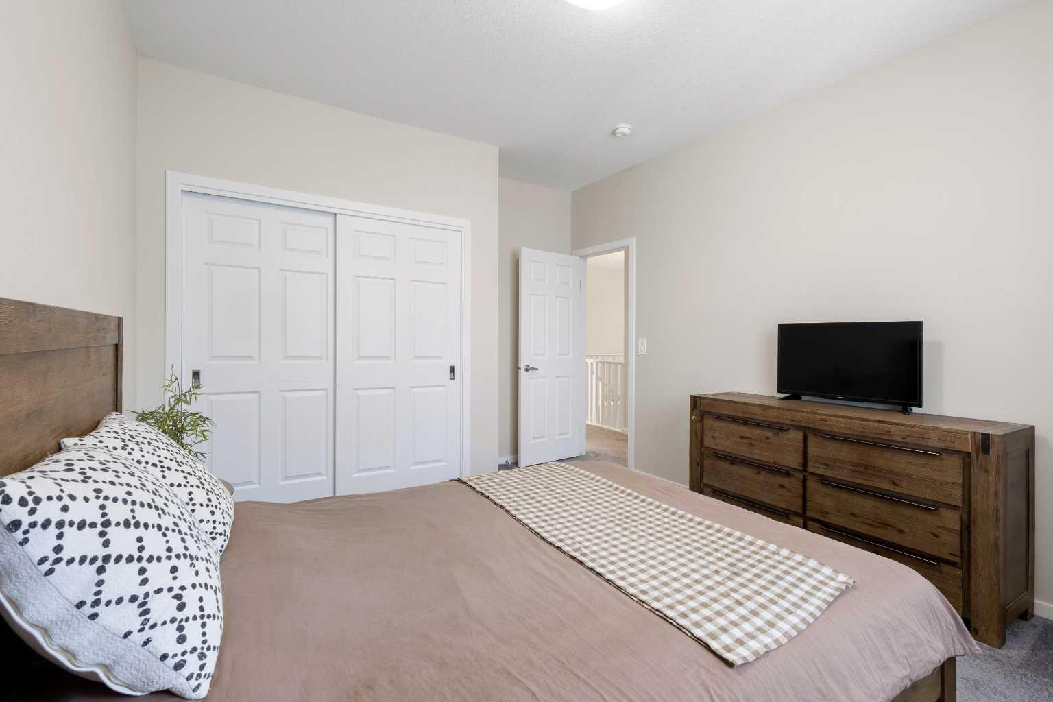 33 Carringham Heights NW