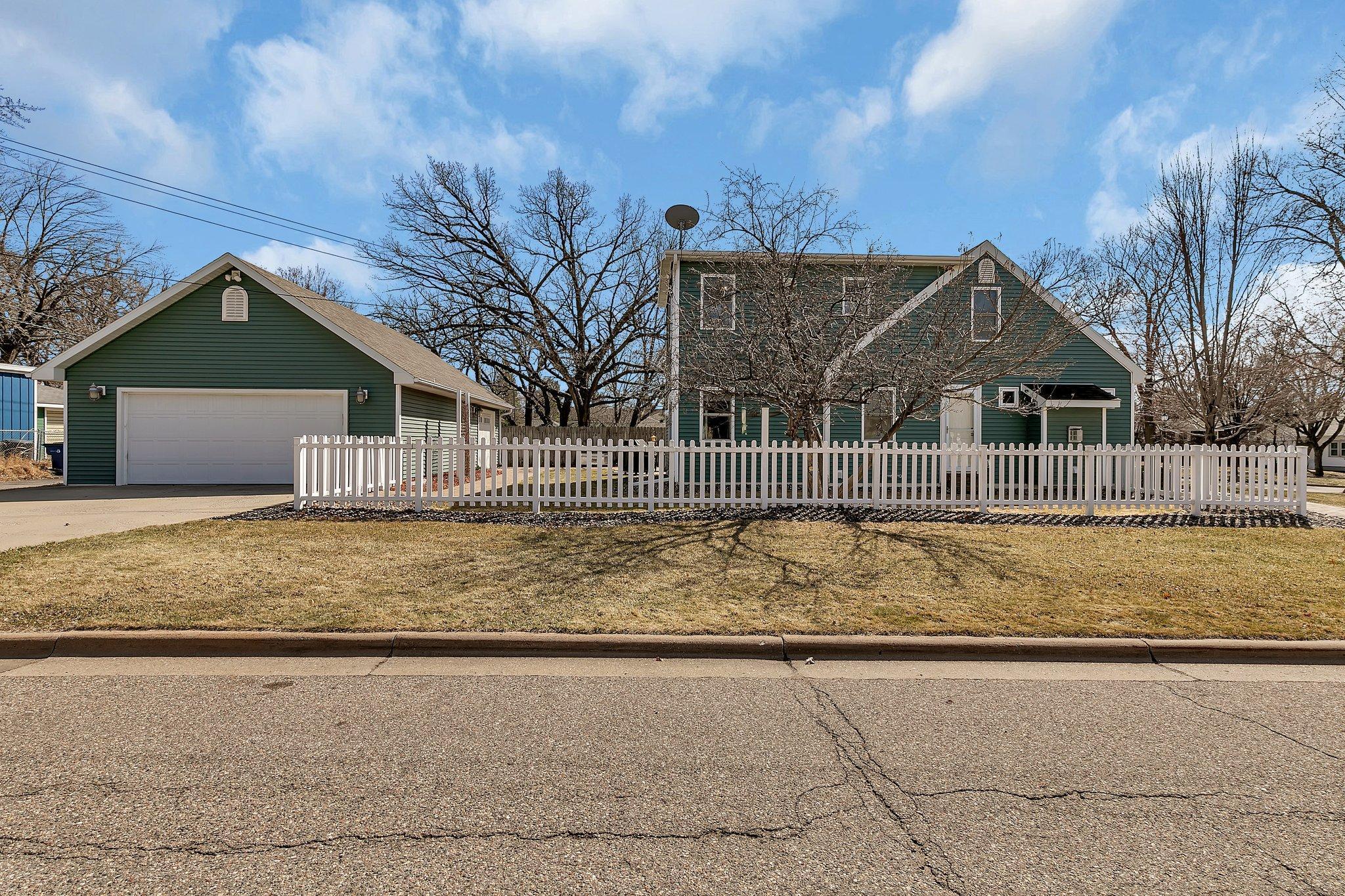 1200 Kilian Boulevard SE