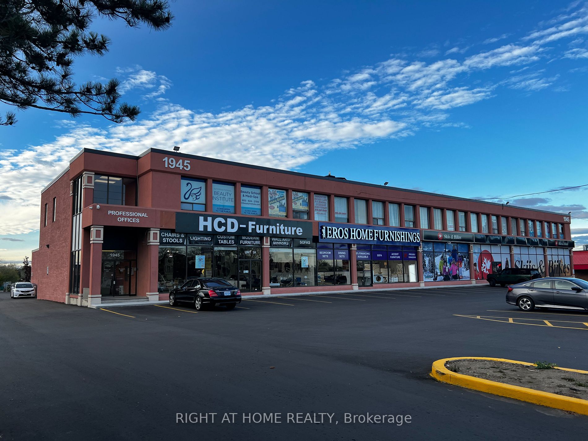 1945 E Dundas St 215