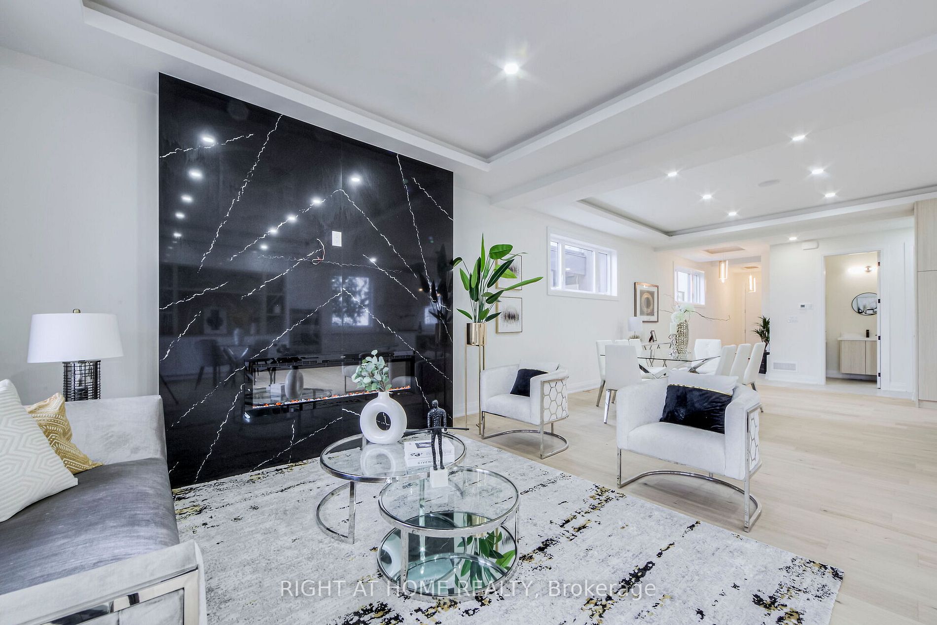 768 Montbeck Cres