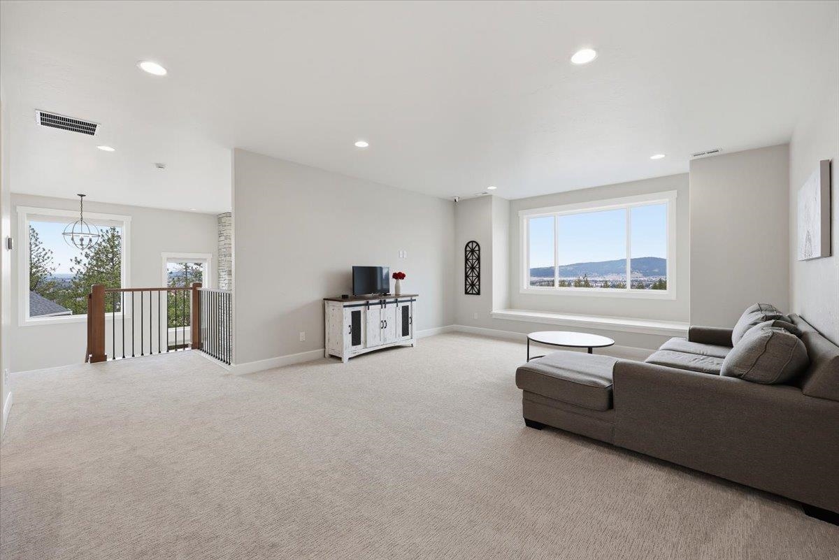 1323 S Aspen Ct