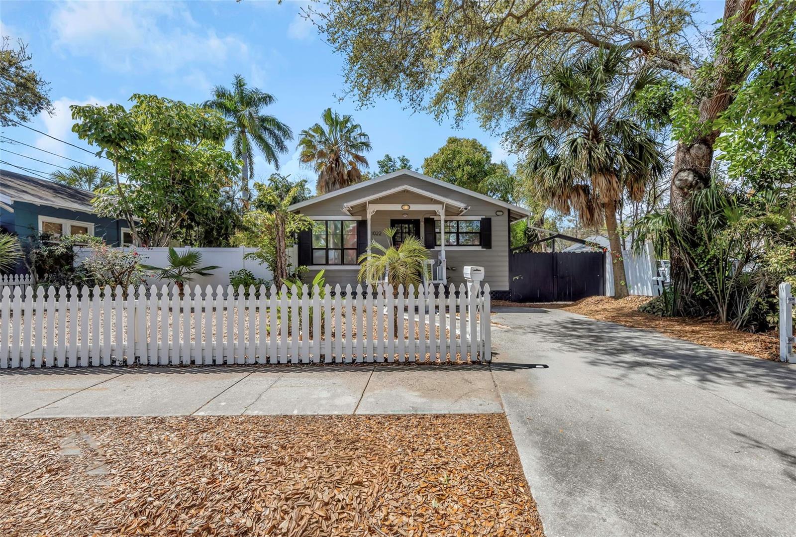 Beautifully updated bungalow in sought after Downtown St Pete Uptown/Crescent Lake. Quiet Neighborhood, Old St Pete Vibe, the artist's home offers a variety of possibilities: Move in ready, this property sits on a 5800 sqft lot with a remodeled kitchen and full bath with a tub. Utility closet can be converted back into a half bath. The back yard is very large with 2 sheds.58' wide and 100' deep offers great opportunities to build your dream home or an ADU. (Survey available as well as buildable letter).