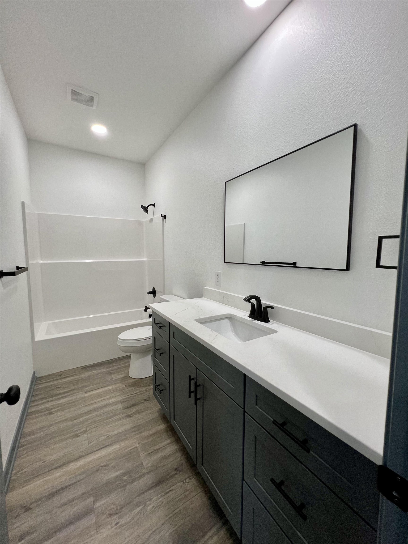 214 Castle Pines Dr