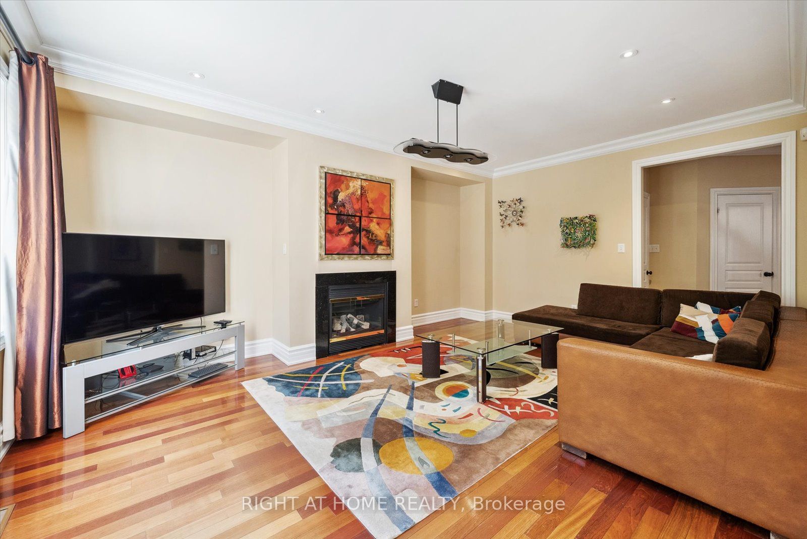 77 Auburndale Dr