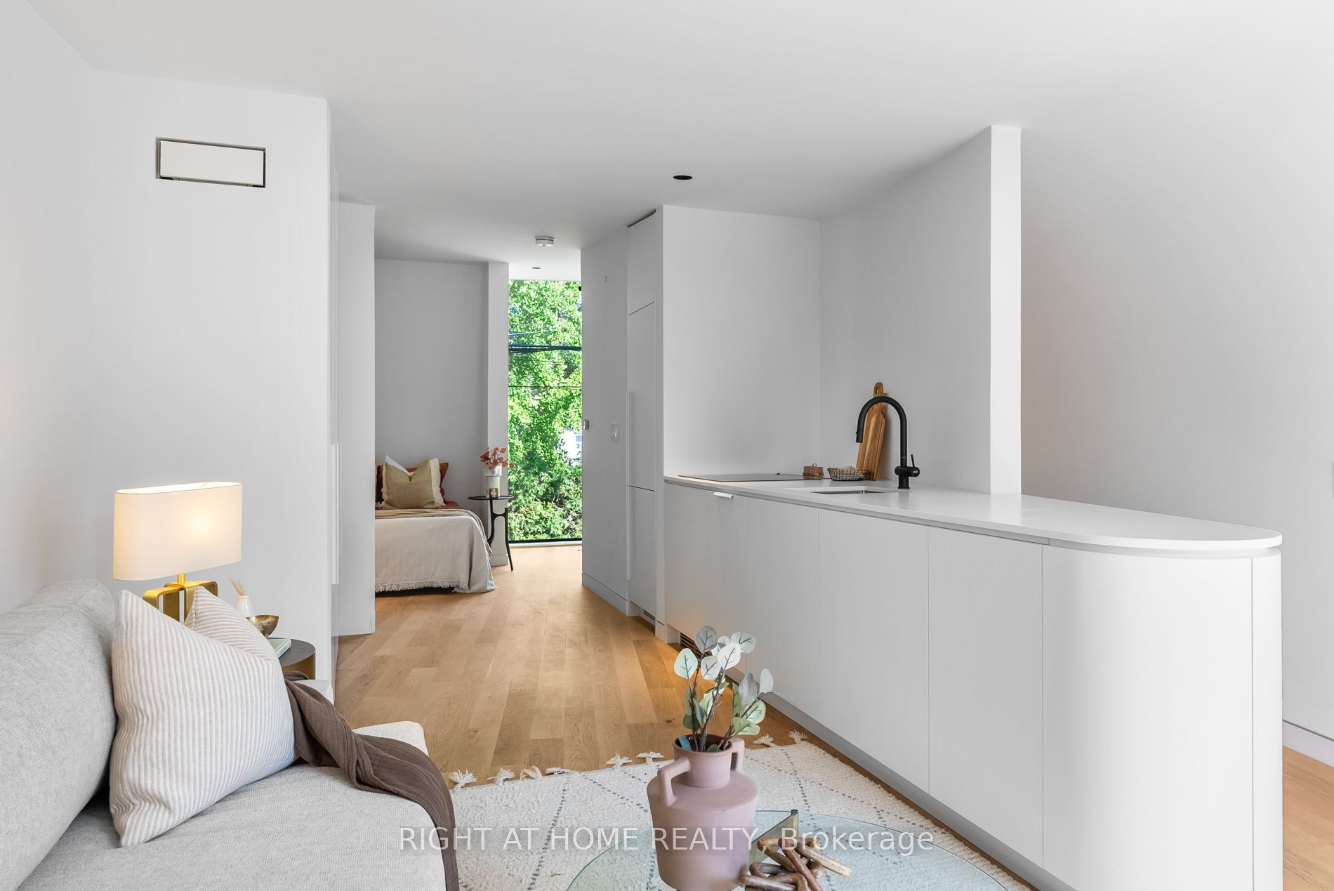 44 Foxley St