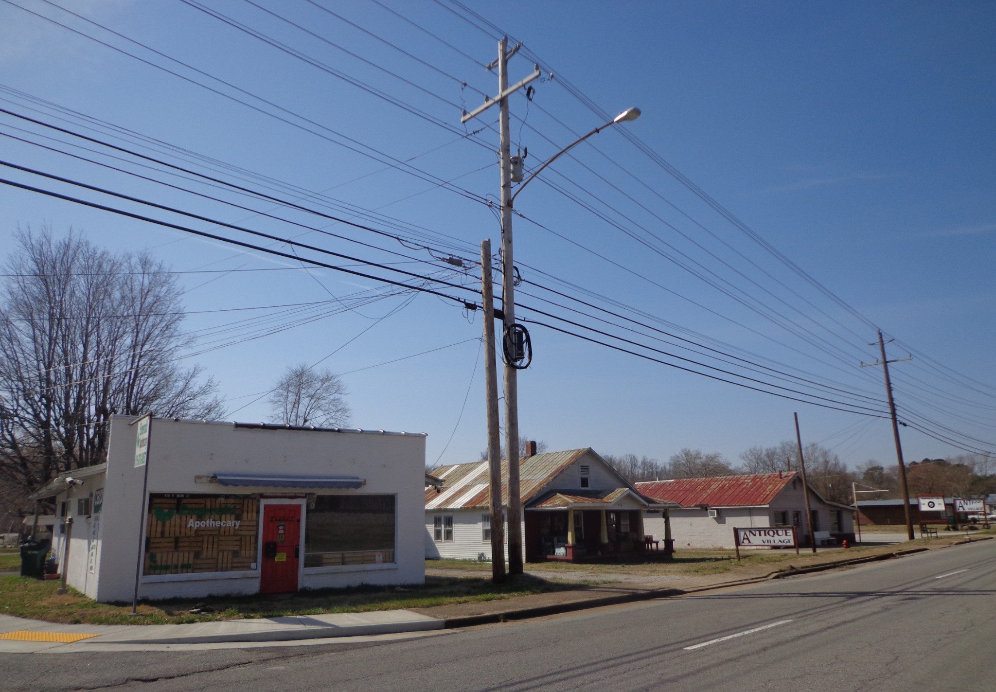 918 E Main St