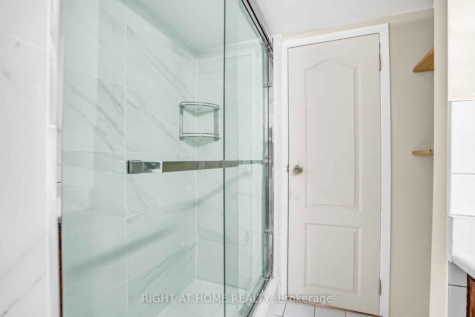 288 Huntsmill Blvd Bsmt