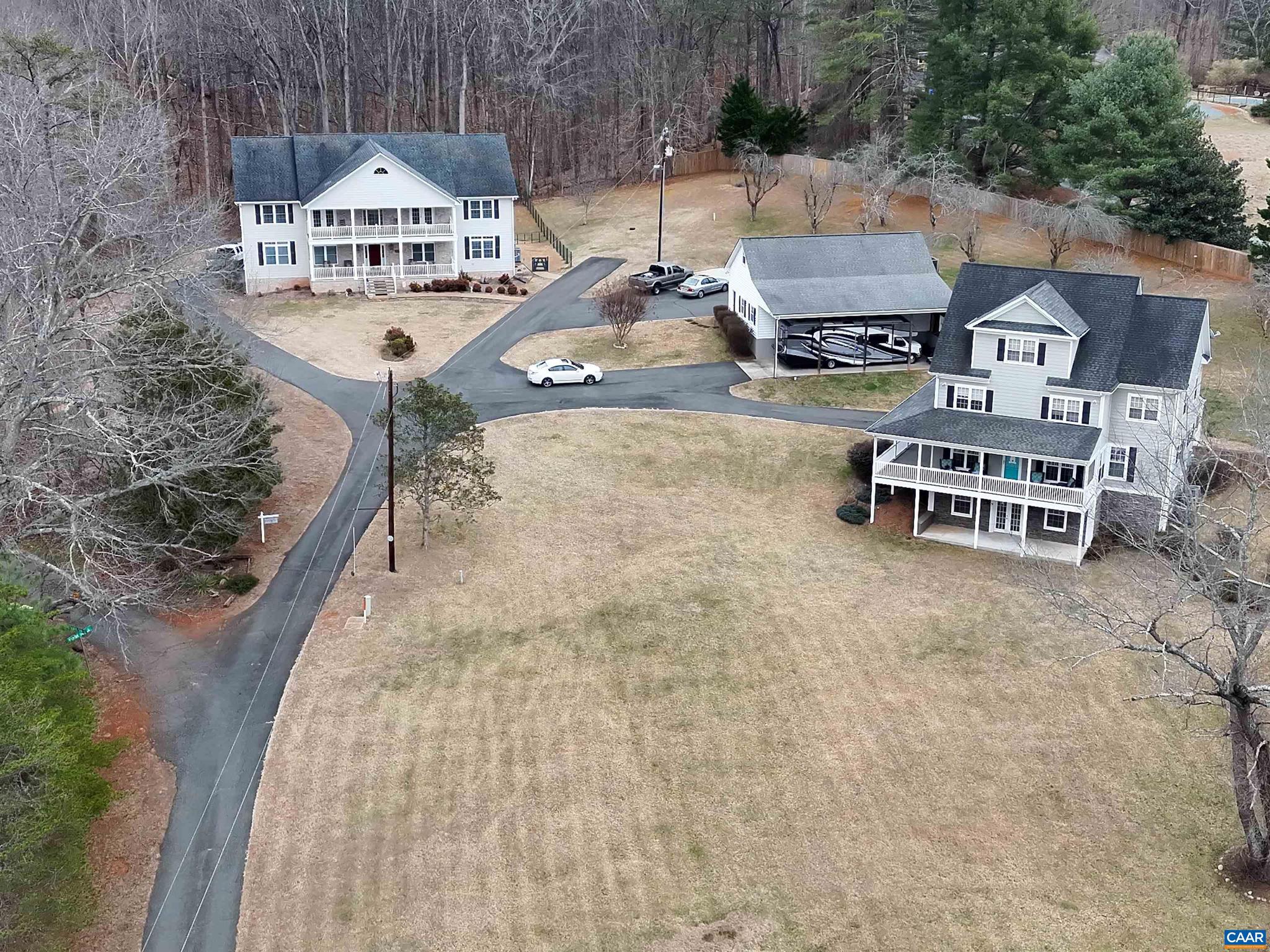 3206/3207 Scarlet Oak Ln