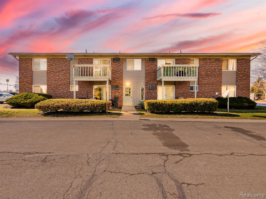 125 E Van Riper Road 7