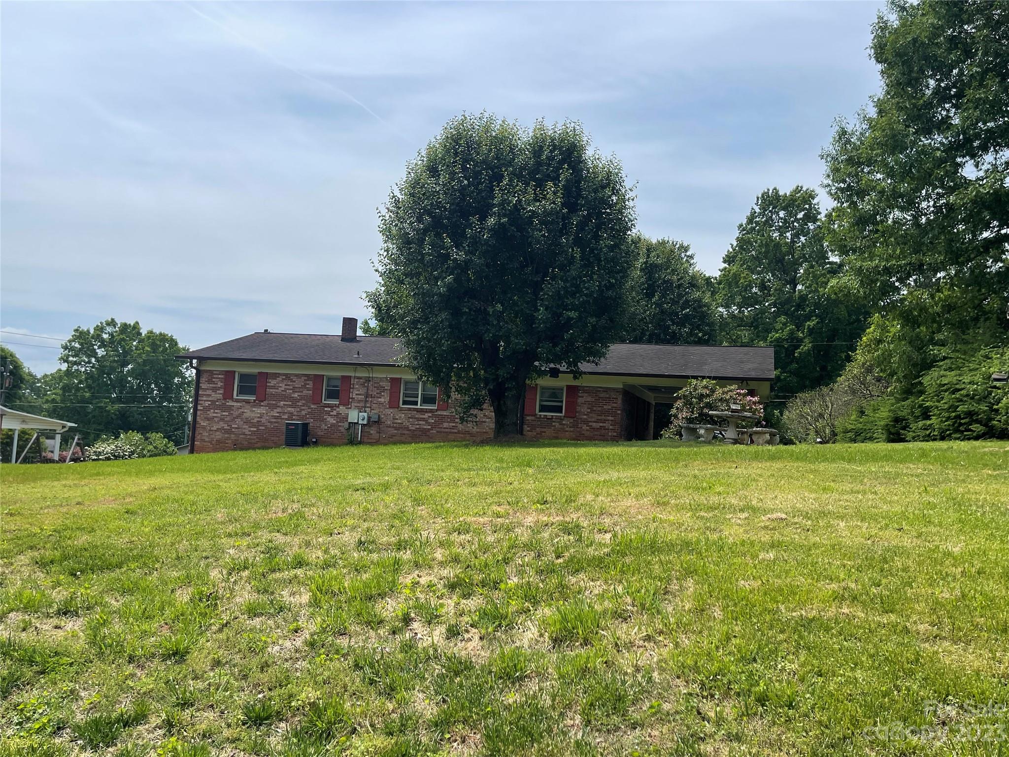 3559 Redcliff Drive