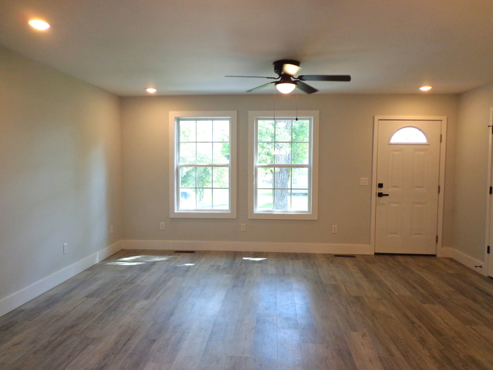 32 Circle Dr