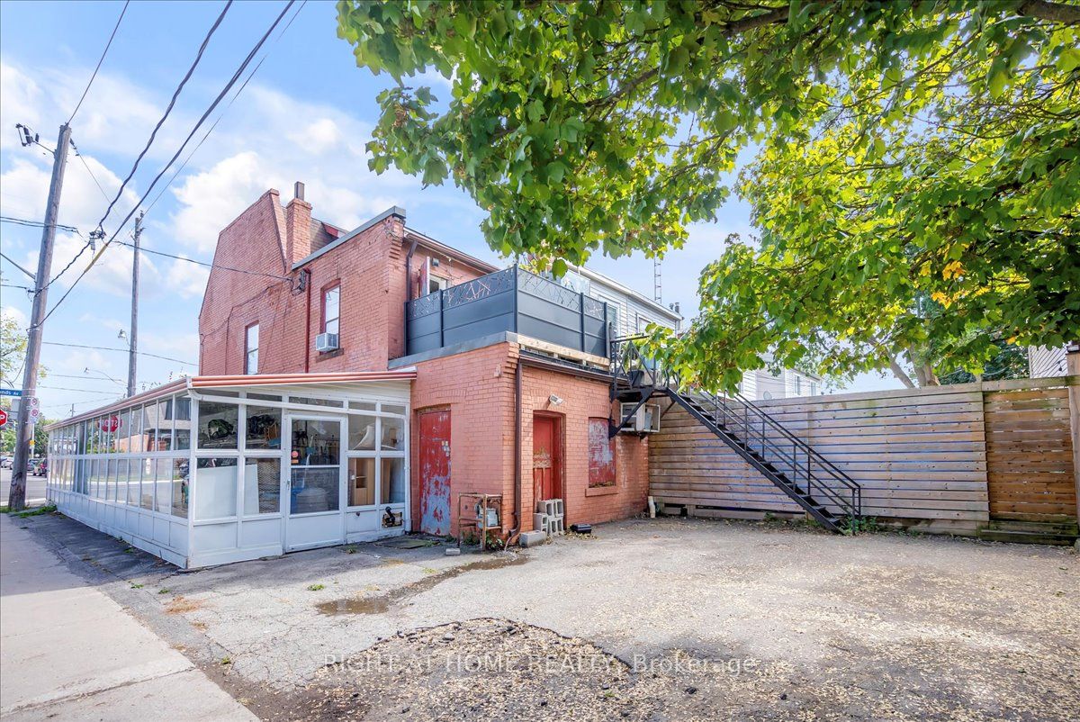 110 W Donlands Ave