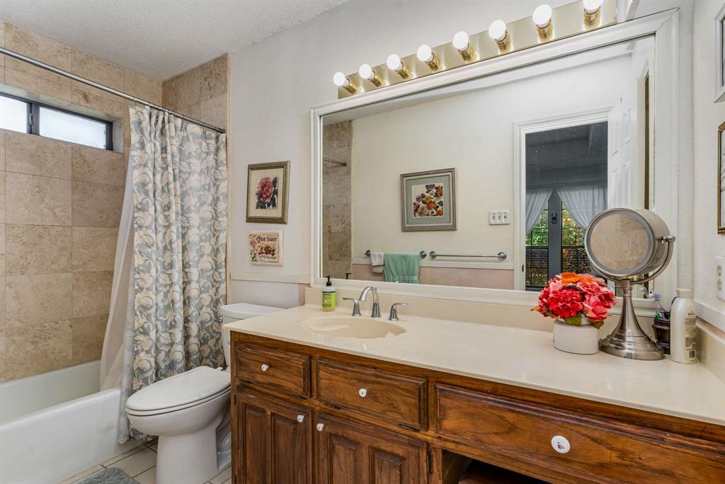 704 Cobblestone Court