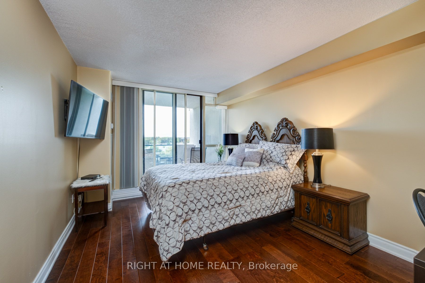 55 Austin Dr 712