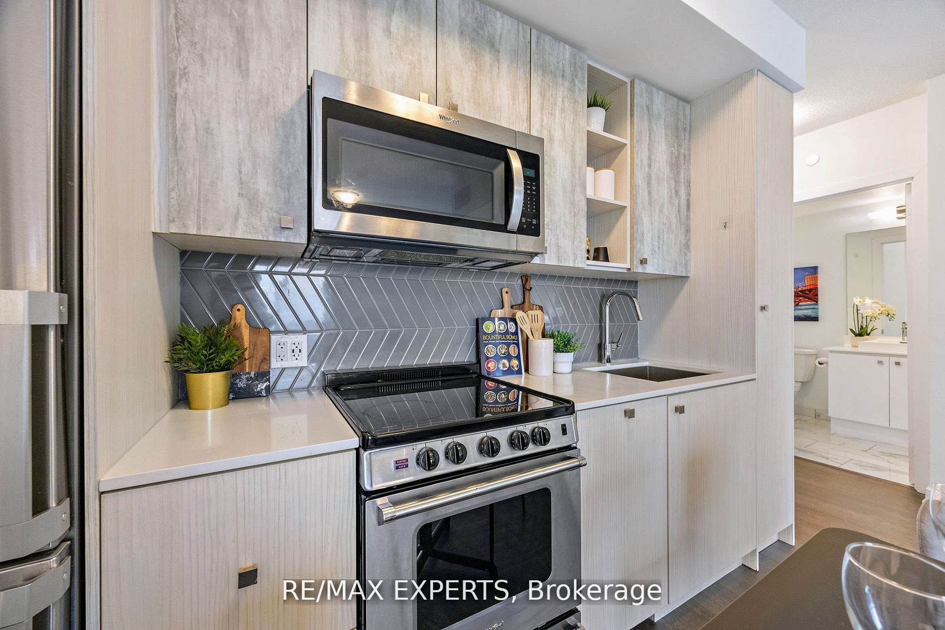 251 S Manitoba St 1007