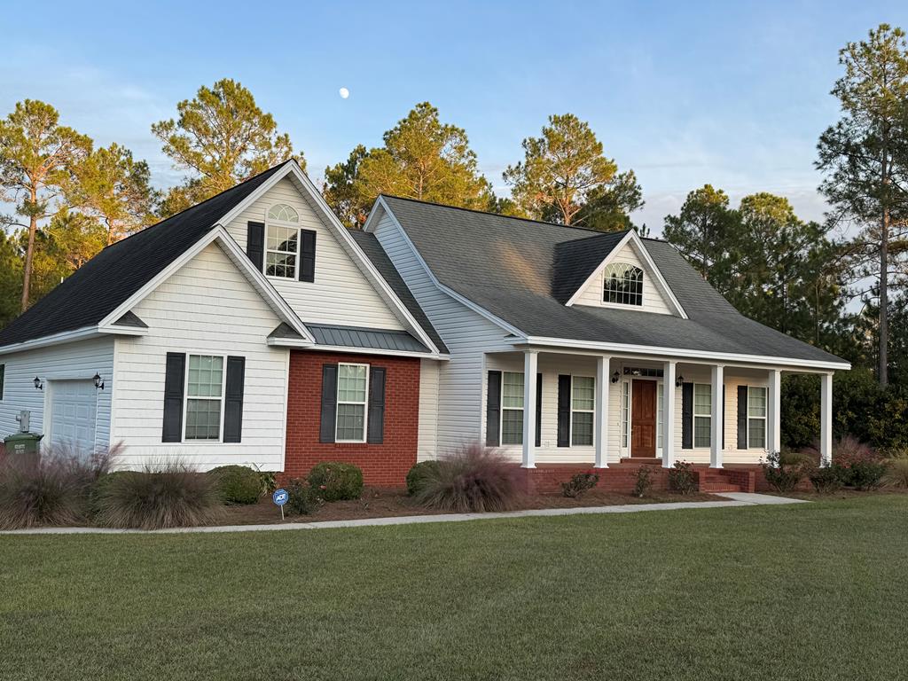 This 3 BR/2.5 Bath home has amazing curb appeal that only gets better when you go inside...A few minor touches can make this your own personal retreat...Call today