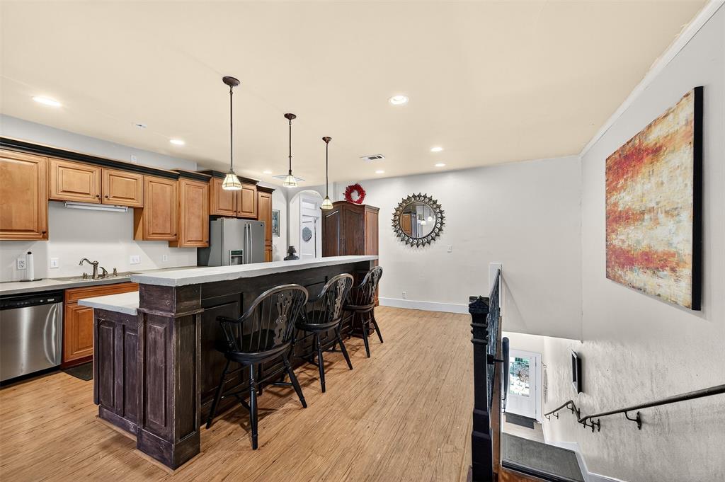 205 & 207 E Houston Street