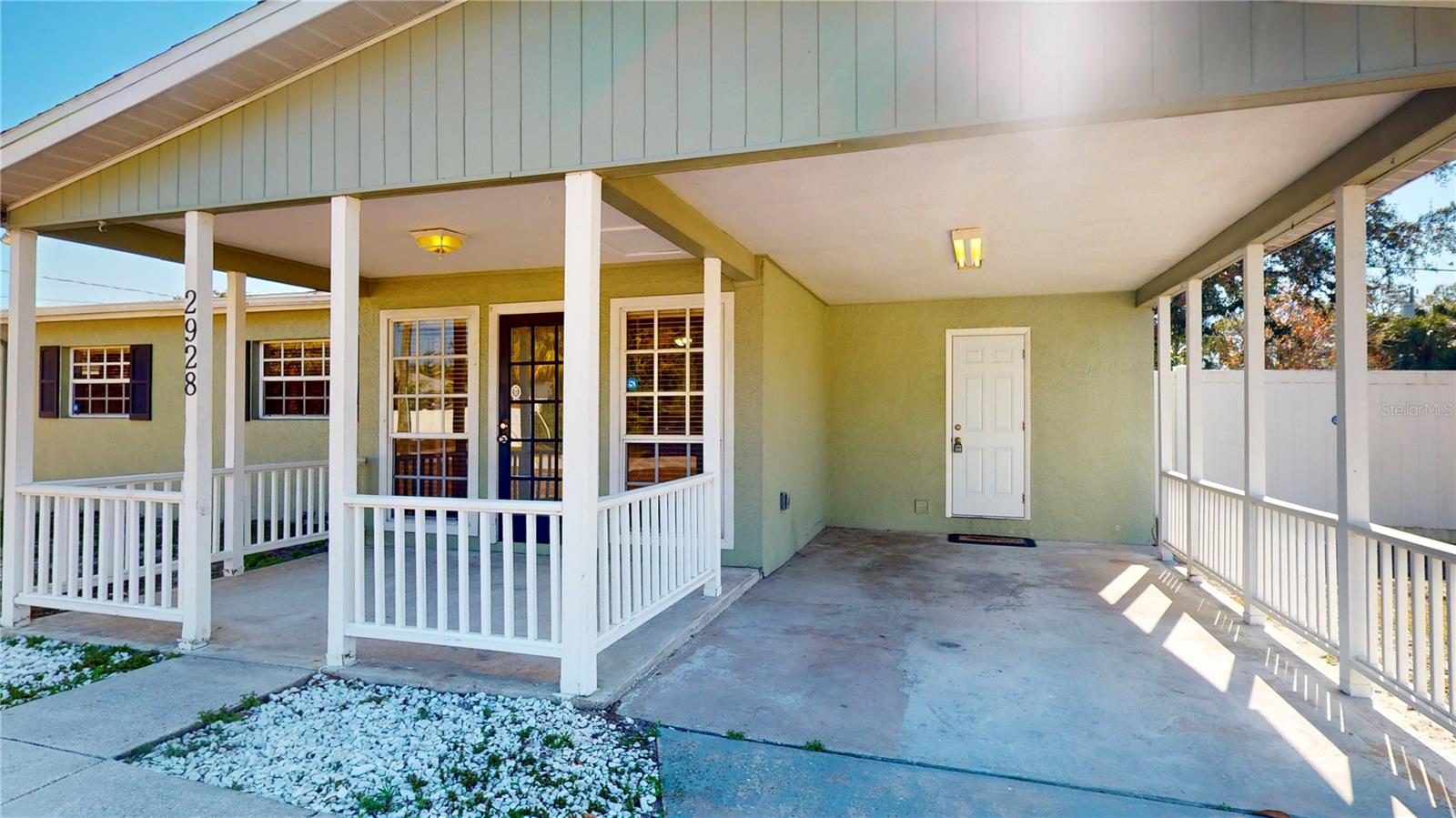 2928 W Pearl Avenue