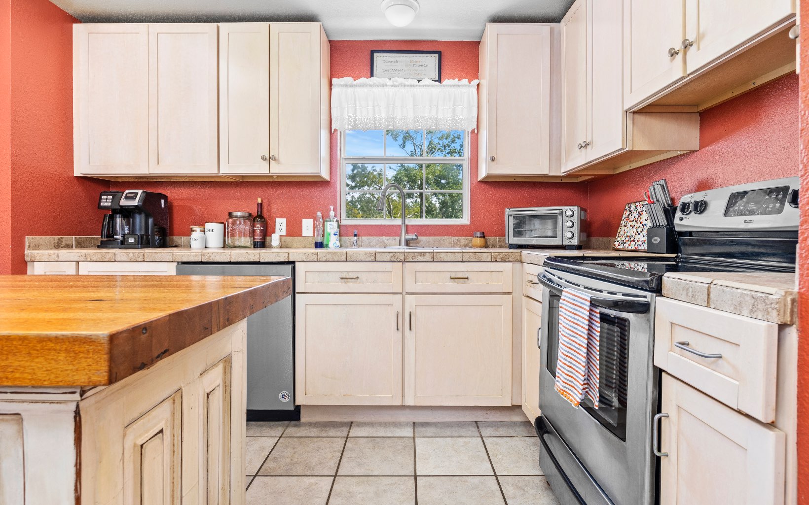 939 NW Banta Acres Rd