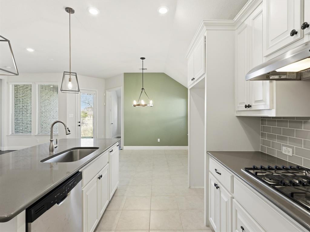 10113 Warberry Trail